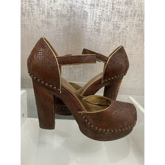 Prada Leather and Wood Floral Platform Clogs Size: EU 37.5 US 7.5 (B7) - Picture 8 of 12